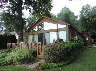 10600 Wildwood Dr, Richland, MI 49083