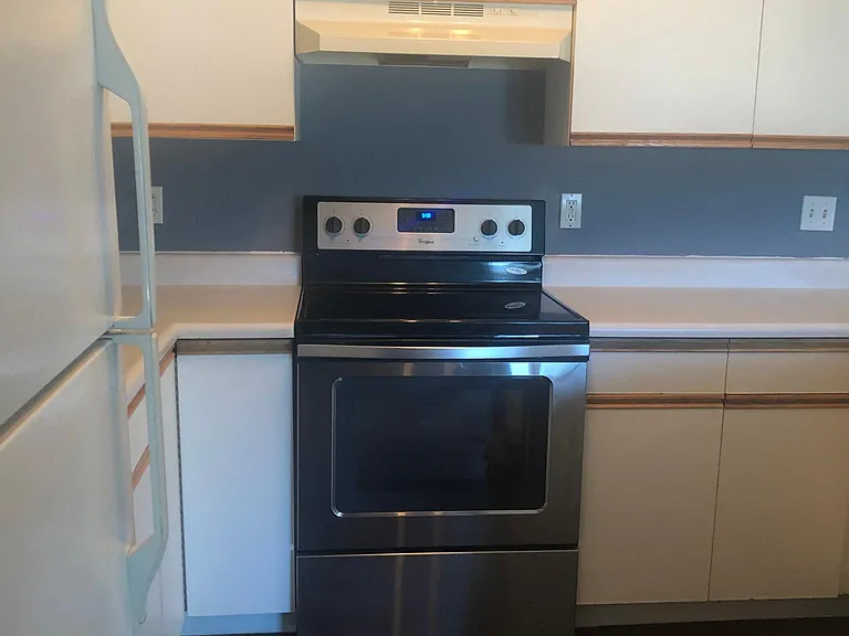 8402 Jasonville Ct SE — Photo 7