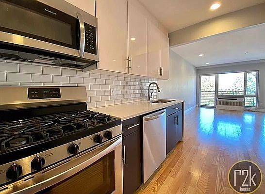 2nd image of 23-23 Astoria Blvd #1R