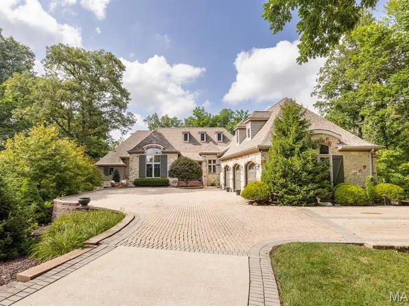 21 Raven Oak Dr, Shiloh, IL 62221