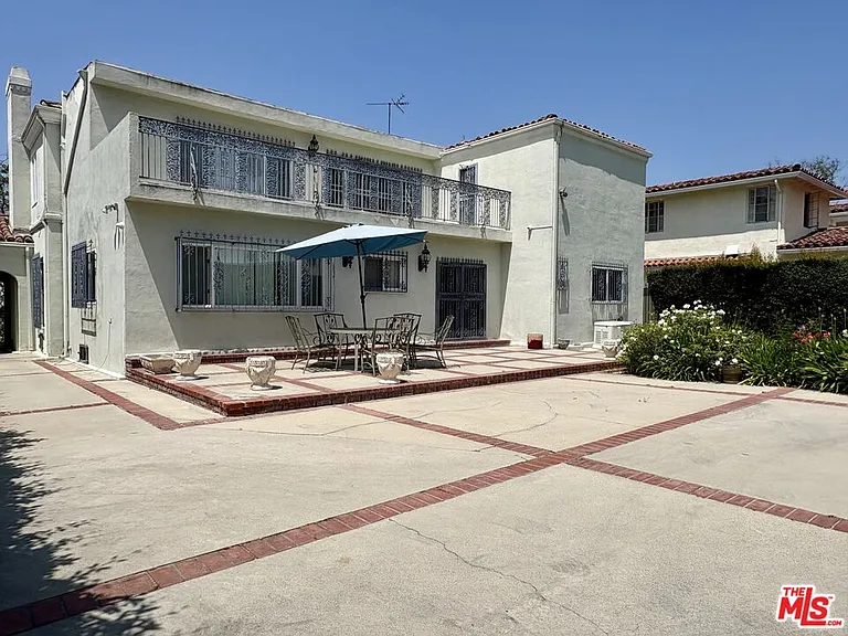 414 N Las Palmas Ave — Photo 42