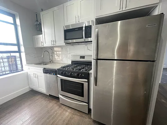 Rented by Bruma Realty LLC | media 7