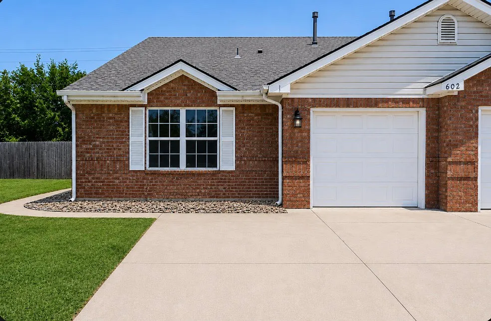 3 bed, 1230 sqft, $1,500 — Photo 1