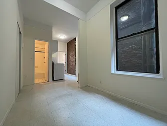 Rented by HOLTON REAL ESTATE INC.