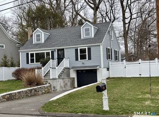 24 Deepwood Lane, Norwalk, CT 06854