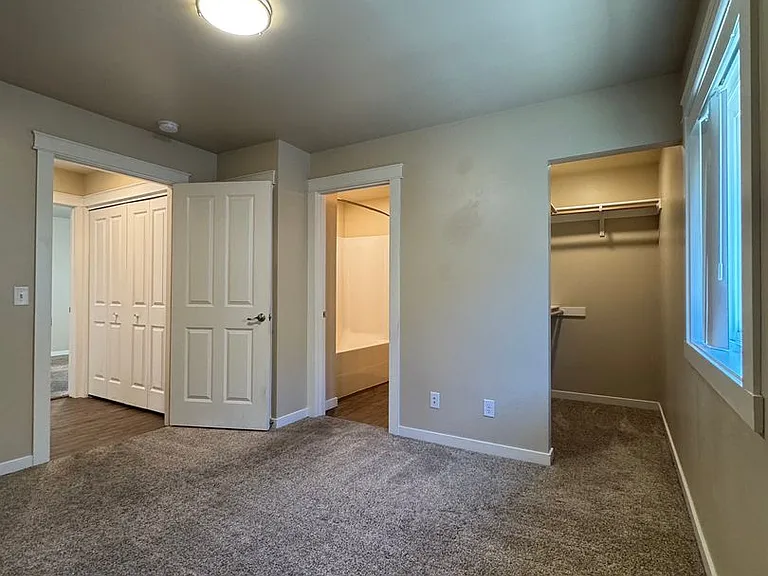 2225 N Airport Rd — Photo 28