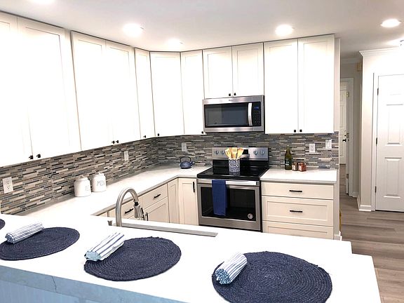 3rd image of 7571 S Ivanhoe Way