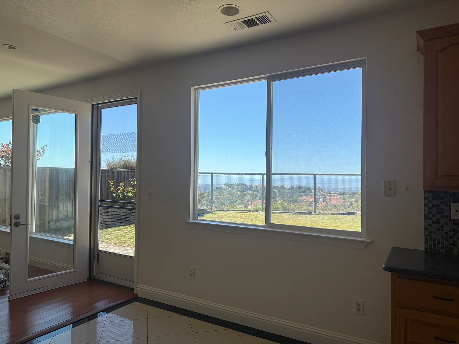 5 bed, 2535 sqft, $5,700 — Photo 4