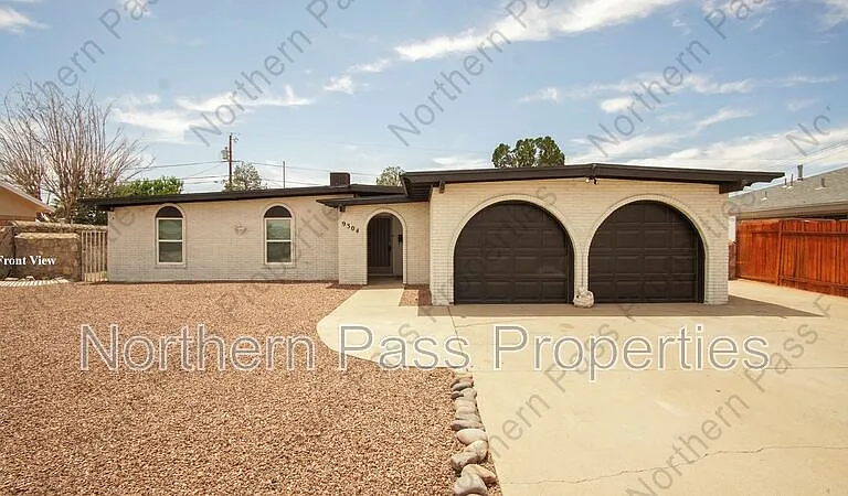 9304 Lait Dr — Photo 1