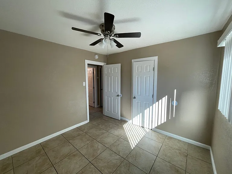 845 E Fredricks St — Photo 15