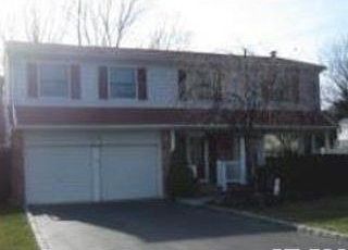 3rd image of 8 Lloyd Ln