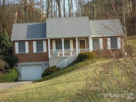 483 Darlas Dr photo 1