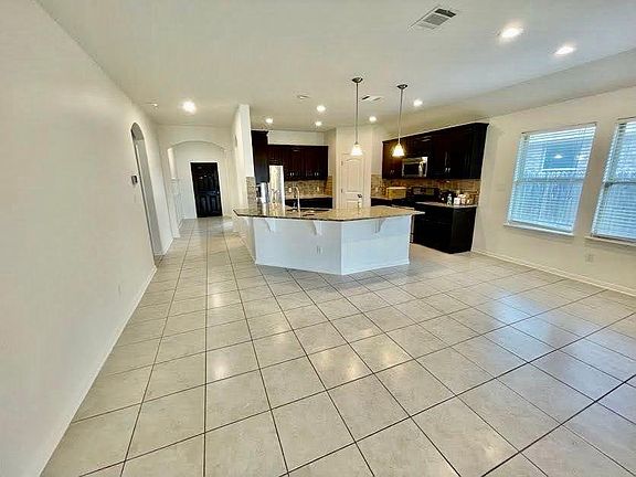 4th image of 8213 Arezzo Dr