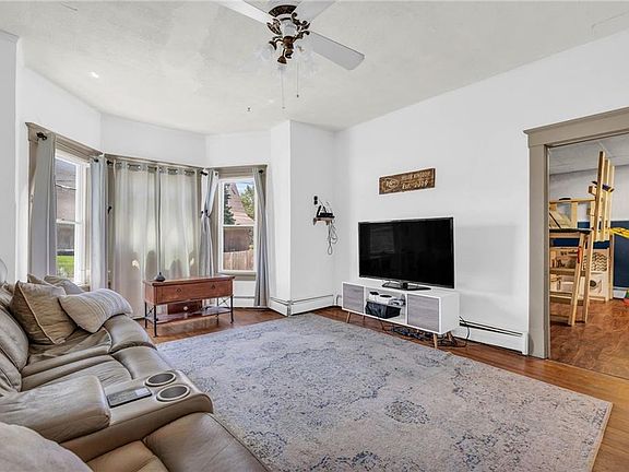 5th image of 436 Parker Ave
