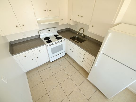 3rd image of 2136 Lincoln Ave APT N