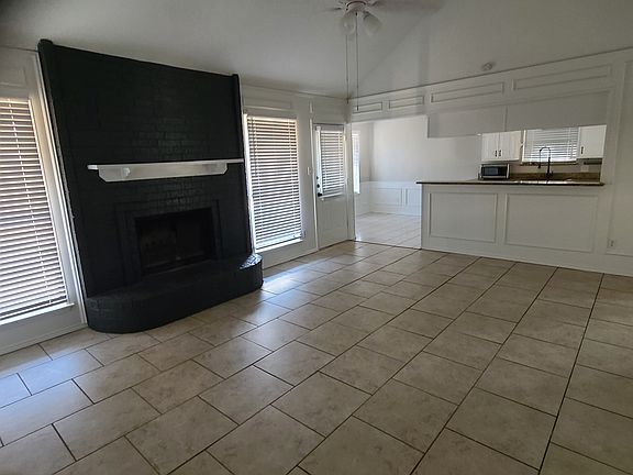 3rd image of 484 Cherokee Ct S