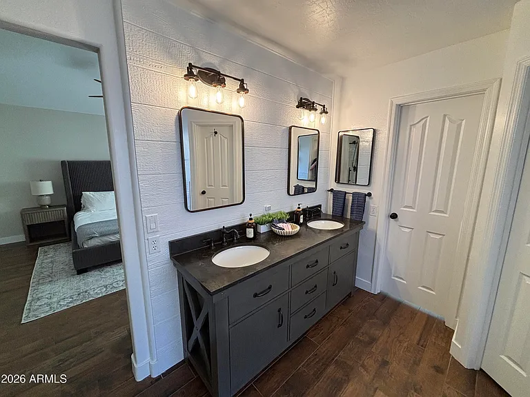 2041 E Marquette Dr — Photo 46