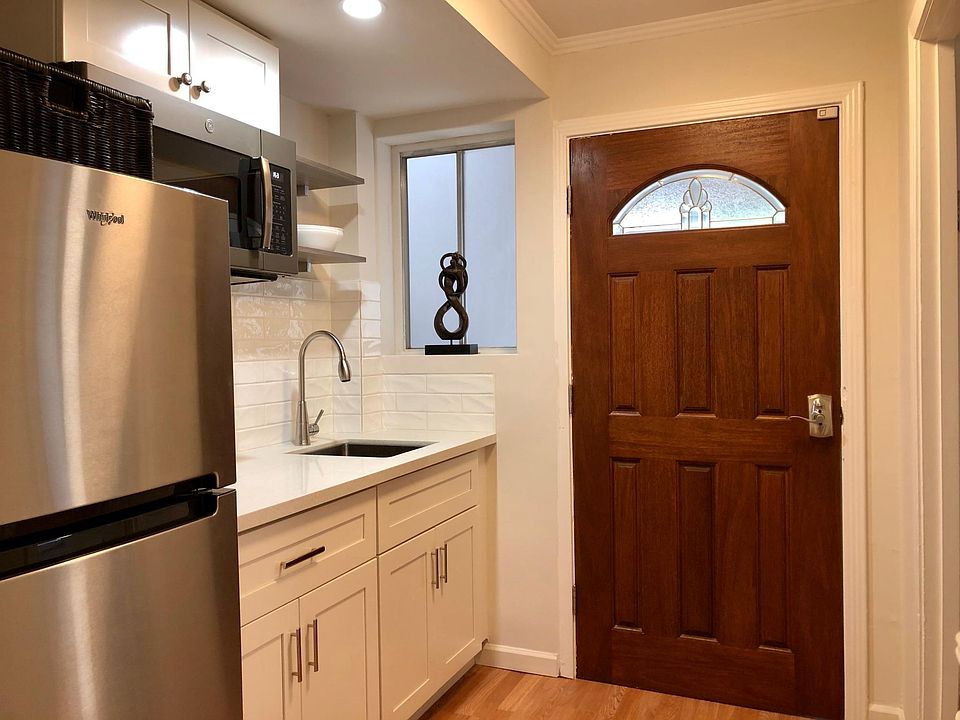 1st image of 207 Willits St