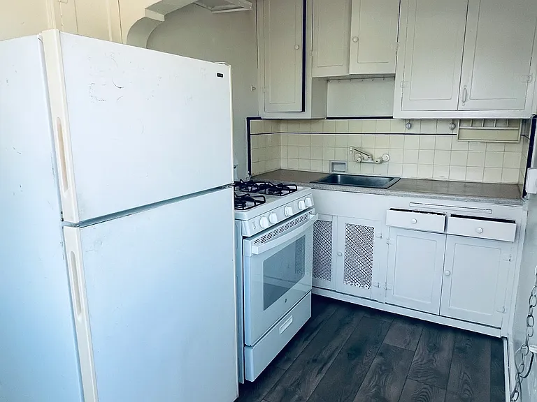 300 N 11th St #3 — Photo 11