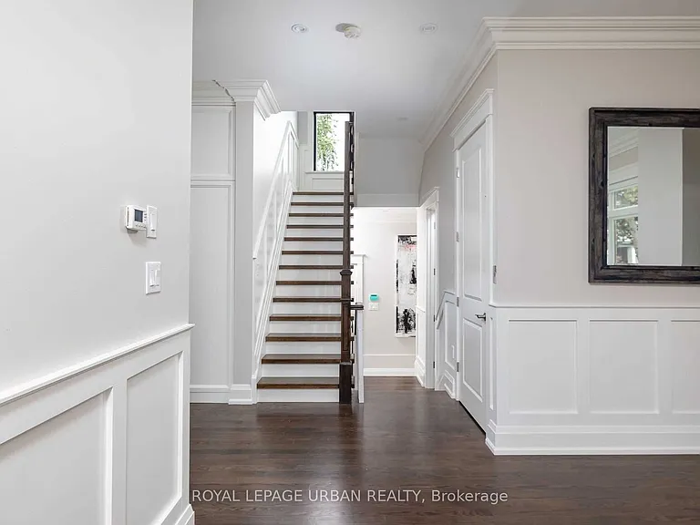 70 Parkview Hill Cres — Photo 11