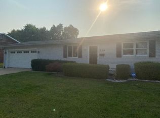 229 Cypress St, Pekin, IL 61554