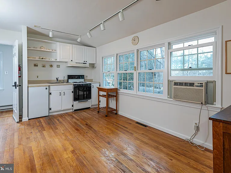 607 Rosedale Rd — Photo 5