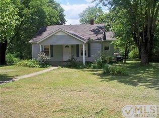 708 W Chestnut St, Dickson, TN 37055