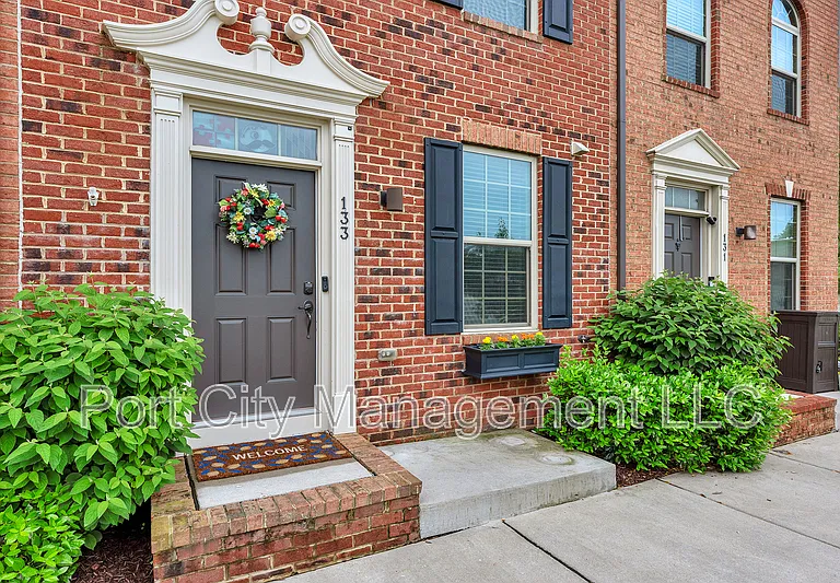 133 S Macon St — Photo 3