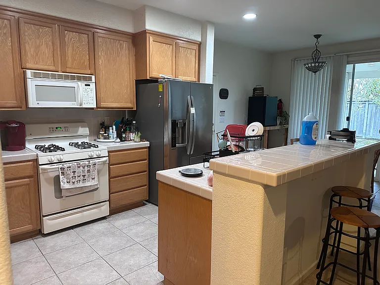 350 Sutley Cir — Photo 6
