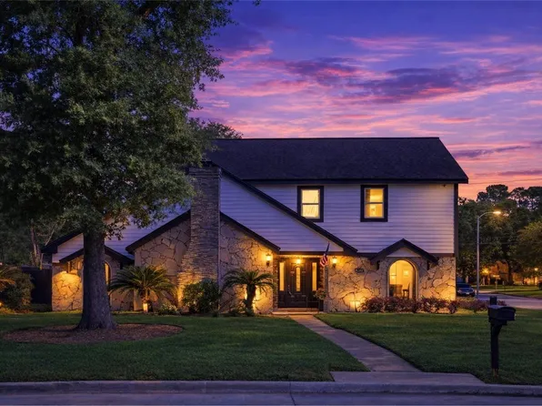 15302 Falling Creek Dr, Houston, TX 77068