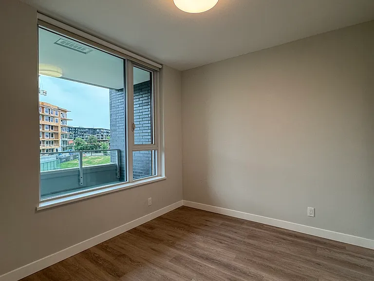 567 Emerson St #30 — Photo 8