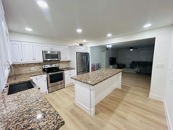5th image of 6330 SW 34th St