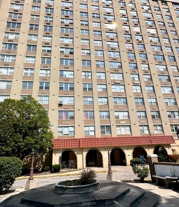 1st image of 4300 W Ford City Dr #401A