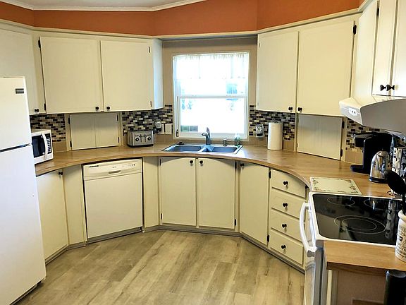 2nd image of 26273 Lexington Dr #212