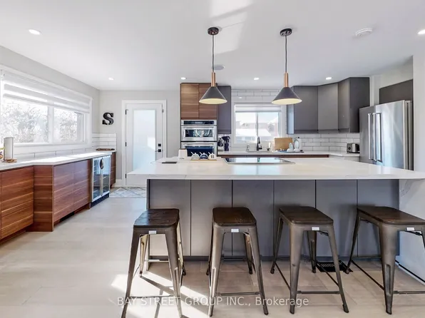 646 Simcoe Rd, Bradford West Gwillimbury, ON L3Z 4A9