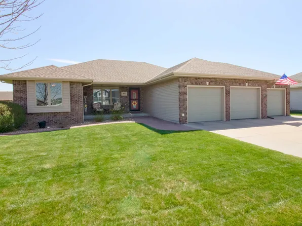 1822 W 50th St, Kearney, NE 68845