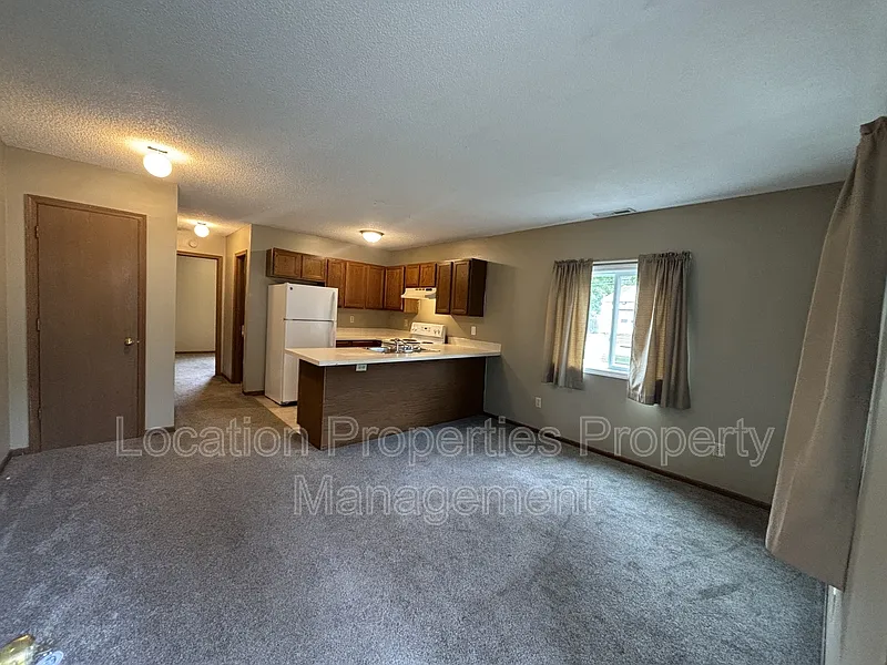 1 bed, 1.0 bath, 500 sqft, $895 — Photo 3