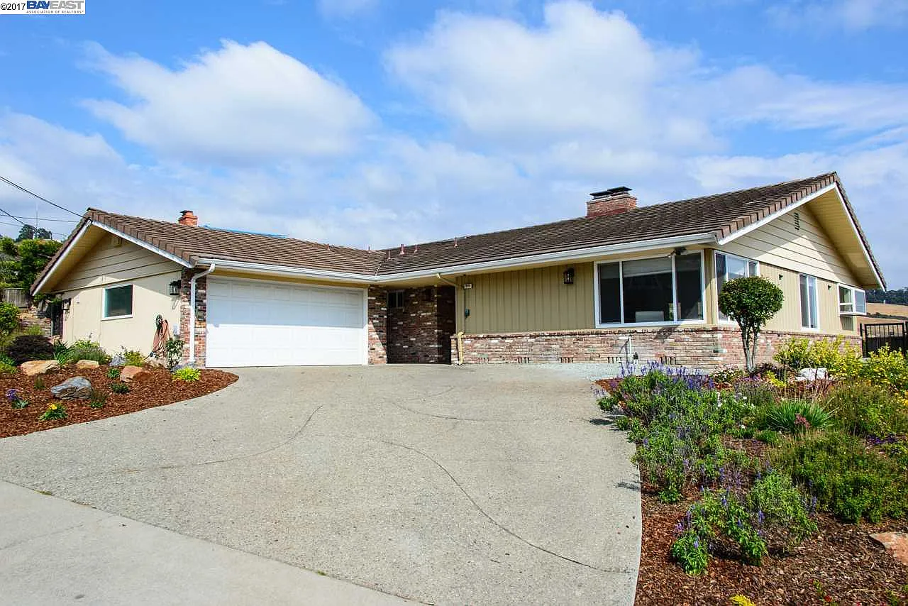 2808 Marineview Dr photo 1