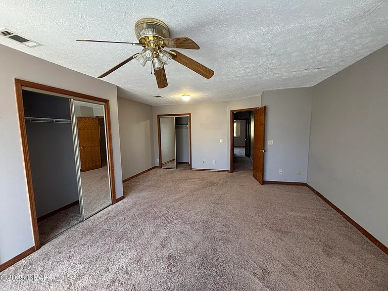 6441 Oakshore Dr — Photo 11