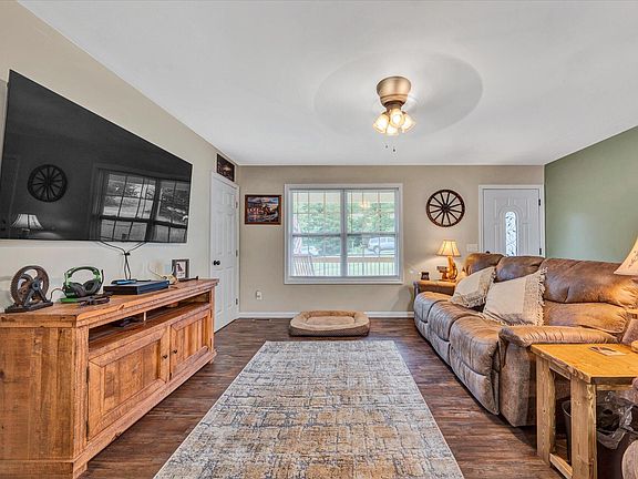 4th image of 1054 Aurora Heights Dr