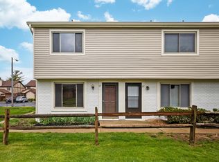 27 Hedgerow Ln, Delaware, OH 43015