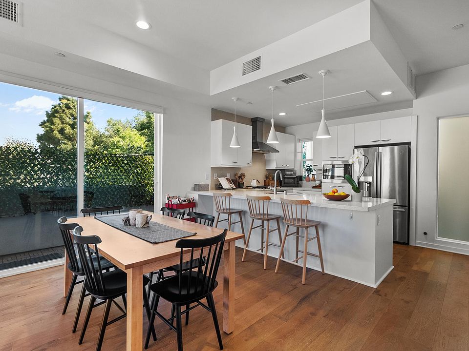 1st image of 4831 1/2 Craner Ave #1/2