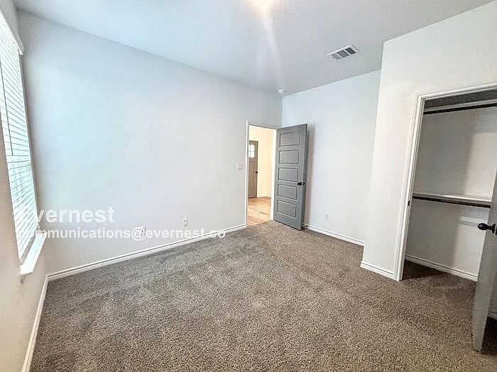 2123 Hornbeam St — Photo 14