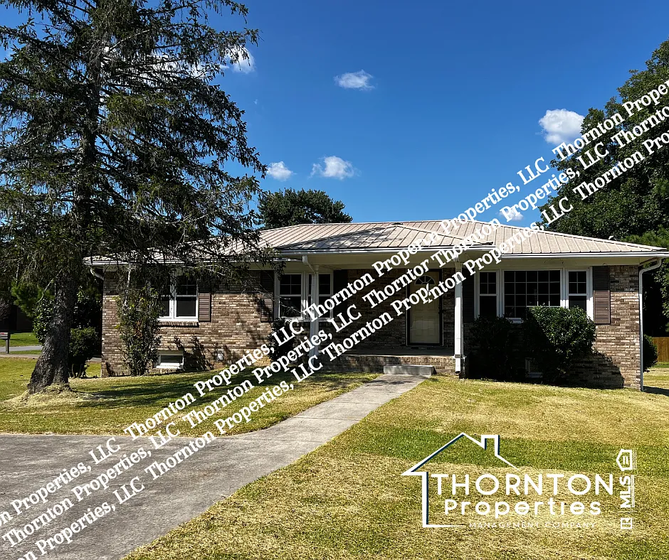 4 bed, 2600 sqft, $1,500 — Photo 1