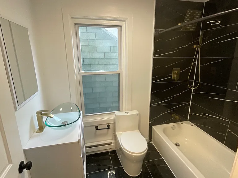 41 W Grand Ave #1 — Photo 12