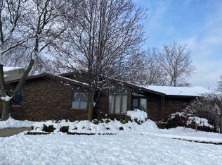 37179 Pocahontas Dr, Clinton Township, MI 48036