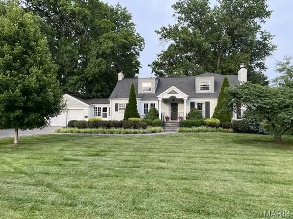 866 N Taylor Ave, Saint Louis, MO 63122