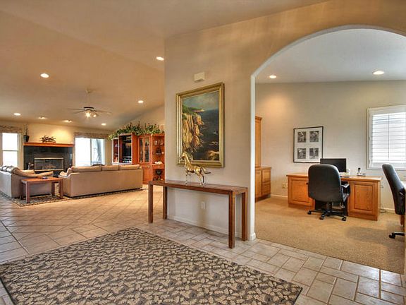 2nd image of 835 Paullus Dr