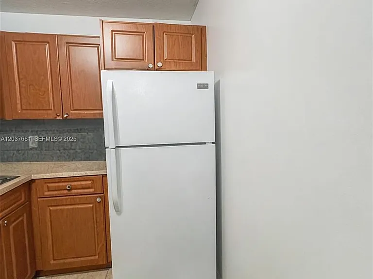 8405 NW 8th St #204 — Photo 10