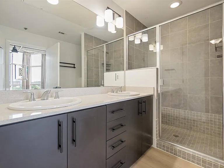 1001 Belleview St #408 — Photo 21